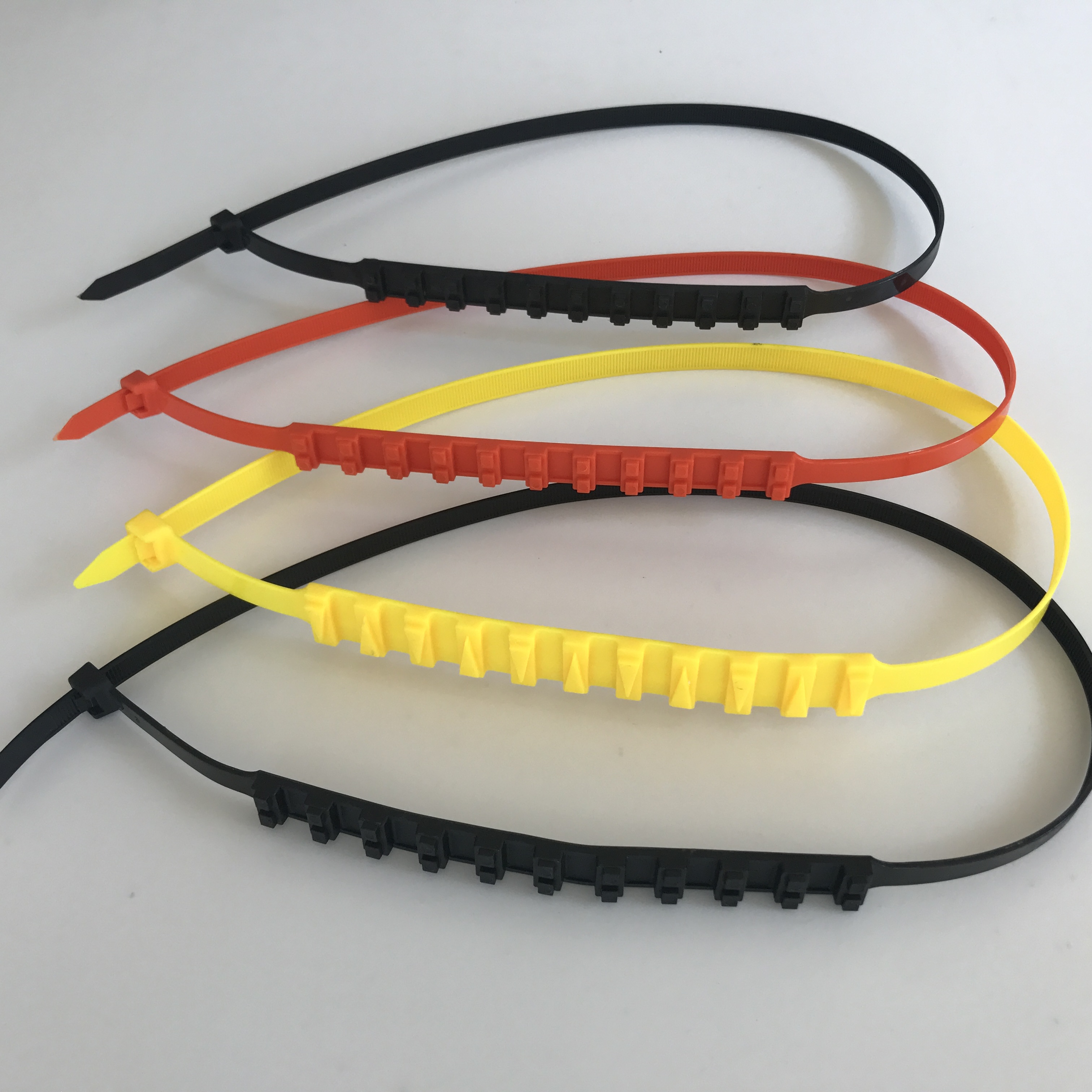 Car tire anti - slip cable ties